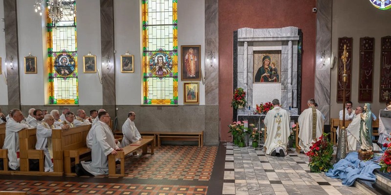 Sercanie u Matki Bożej Płaszowskiej