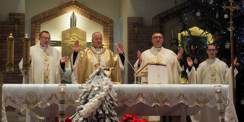 Poświęcenie nowych witraży