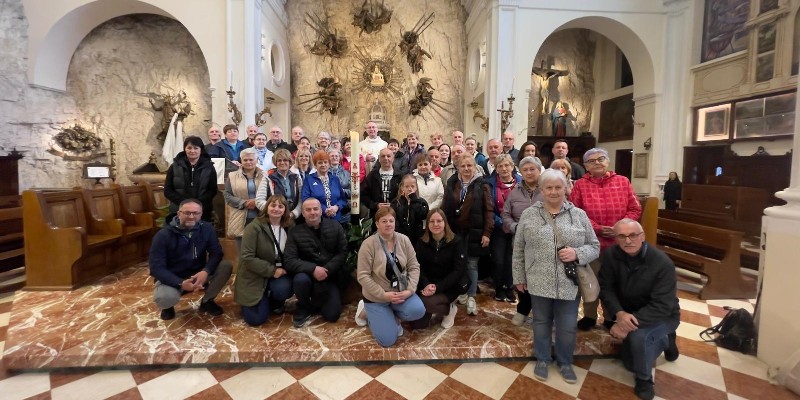 Parafianie z Florynki u Matki Bożej w Lourdes
