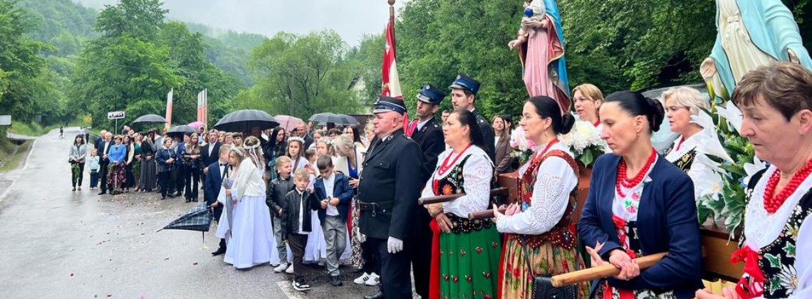 Boże Ciało z poświęconym baldachimem
