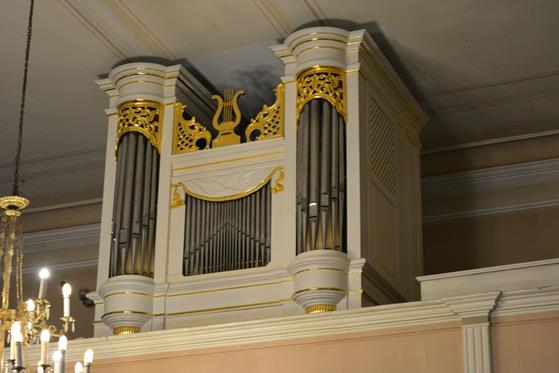 ostrowiec organy 05.jpg